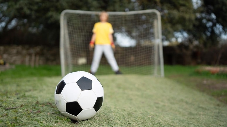 Zgodba o junaškem dejanju mladega nogometaša pa je hitro presegla meje lokalnega kluba in prišla na radar nogometne elite.