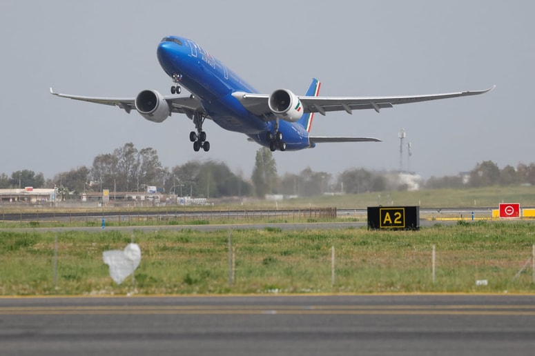V Mednarodnem združenju letalskih prevoznikov (IATA) pa so poudarili, da se bodo zaloge in cene letalskega goriva začele normalizirati šele po odprtju Hormuške ožine, pri čemer bo za njihovo normalizacijo potrebnih več mesecev.