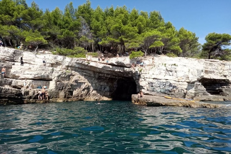 Golubova špilja, Pulj 