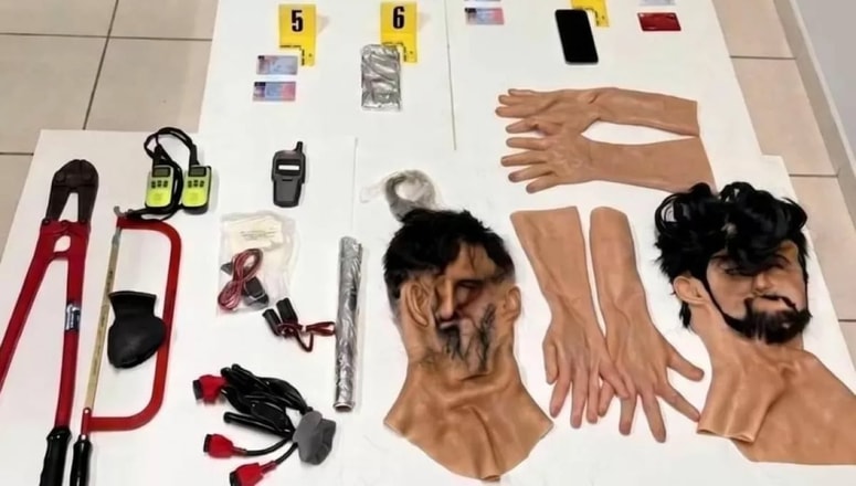 Preiskovalci so pri hišni preiskavi odkrili celo vrsto pripomočkov, na podlagi katerih utemeljeno sumijo, da so se pripravljali novi roparski in vlomilski podvigi.
