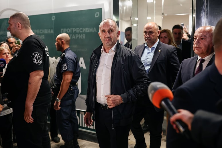 Platforma nekdanjega predsednika Rumena Radeva si je zagotovila absolutno večino. 