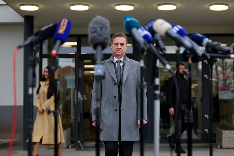 Glavna fotografija članka:(POGLED) Kolumna Vesne V. Godina: Golobova dolžnost je, da bo uspešno vodil opozicijo