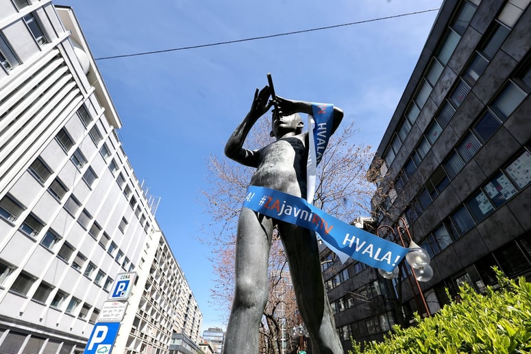 Število sklenjenih pogodb o zaposlitvi je konec marca znašalo 2003, kar je 31 manj od načrta in 26 manj kot 31. decembra lani.