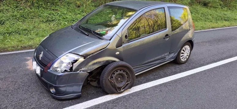 Posledice čelnega trčenja med Jelšanami in Ilirsko Bistrico