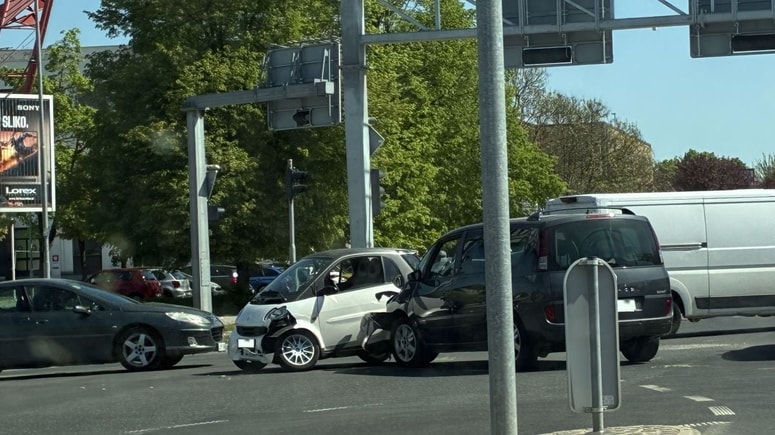 Nesreča na Tržaški cesti v Ljubljani