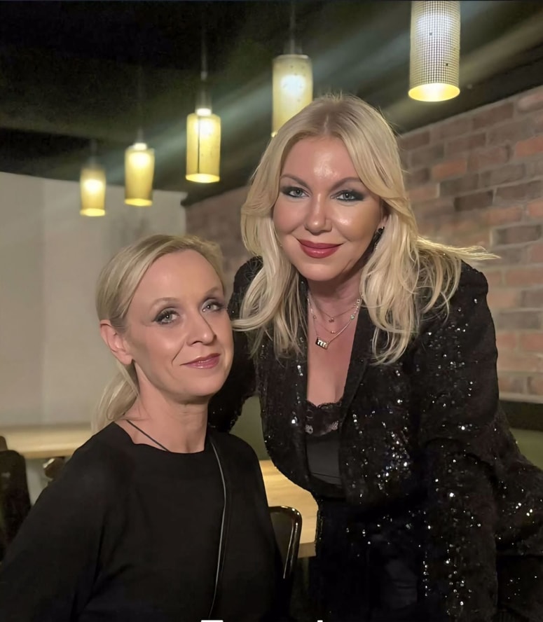 Andreja Virk Žerdin in Urška Pirš, nekdanji voditeljici Pop Ina.