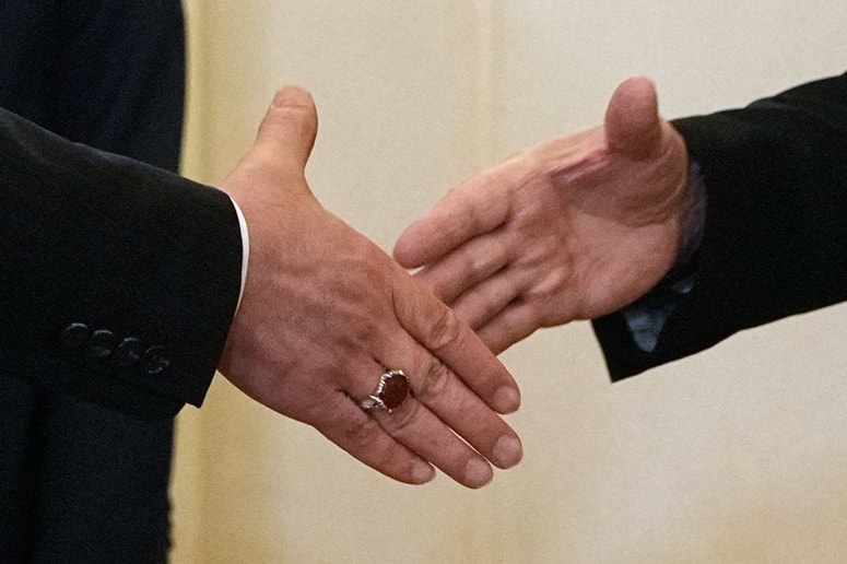 Rokovanje Vladimirja Putina in Abasa Argačija.