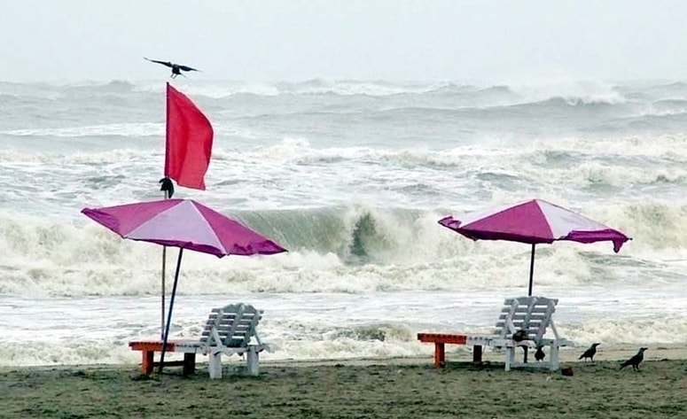 V Bangladešu zaradi udarov strel vsako leto umre na stotine ljudi. Tveganje doseže vrhunec v obdobju pred monsuni, ki traja od aprila do junija.
