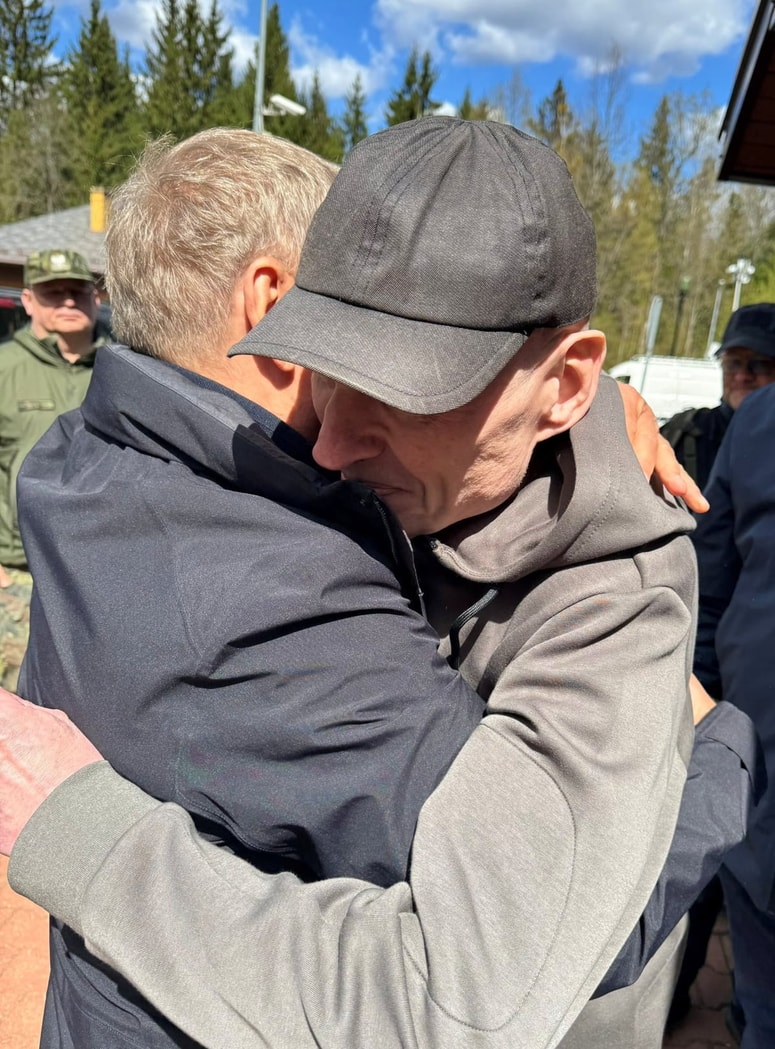 Donald Tusk in  Andrzej Poczobut 