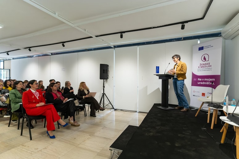 Maja Sever, predsednica EFJ, Evropske zveze novinarjev, na konferenci Ženske v medijih v Sarajevu 

