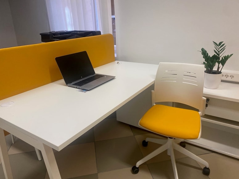 Trenutno imajo v Zagonu sklenjene pogodbe štirje aktivni uporabniki, ki prihajajo iz različnih strok – od arhitekture in gradbeništva do razvoja digitalnih rešitev in izobraževanja. 