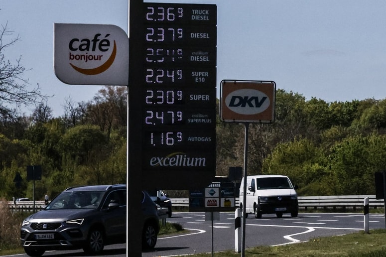 Bencinska črpalka v Berlinu 30. aprila.