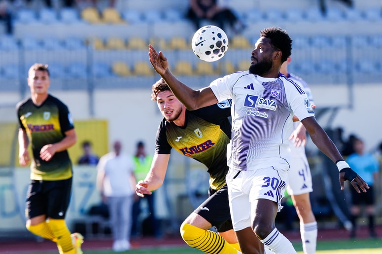Glavna fotografija članka:(FOTO) Radomlje - Maribor 2:1: Adijo, Evropa? Nov zdrs Maribora, viole z novim protestom