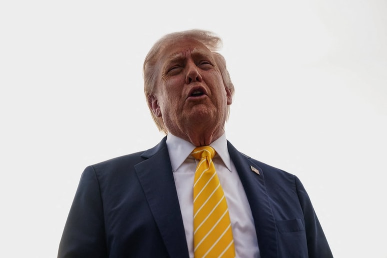 Glavna fotografija članka:Šest mesecev pred vmesnimi volitvami se Donald Trump sooča z rekordno nizko podporo