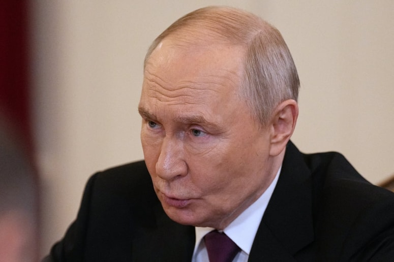 Stroga pravila zdaj veljajo celo za osebje, ki vsakodnevno skrbi za Vladimirja Putina. 