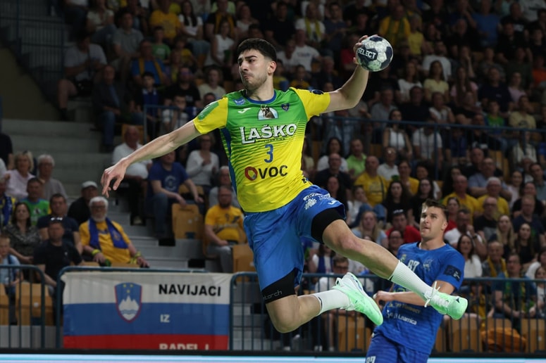 Glavna fotografija članka:Šport na TV
