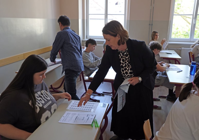 Glavna fotografija članka:(KOMENTAR) Klanci, ki jih premagujemo z branjem