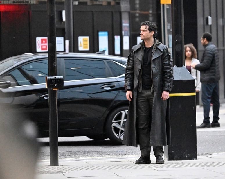 Henry Cavill med snemanjem filma "Highlander" v središču Londona