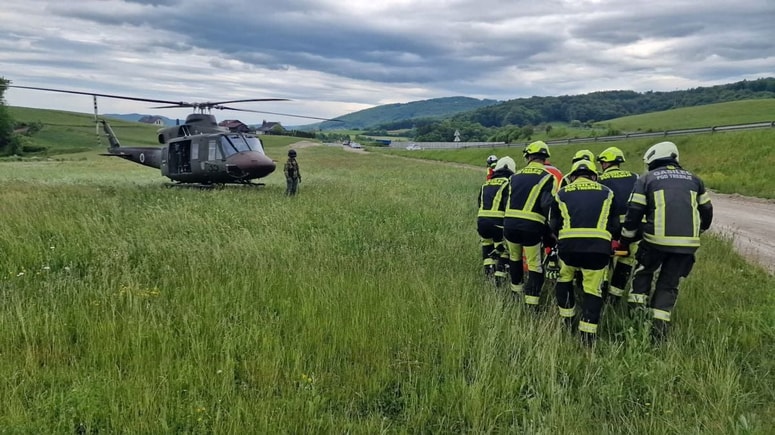 Posredovati je moral helikopter.