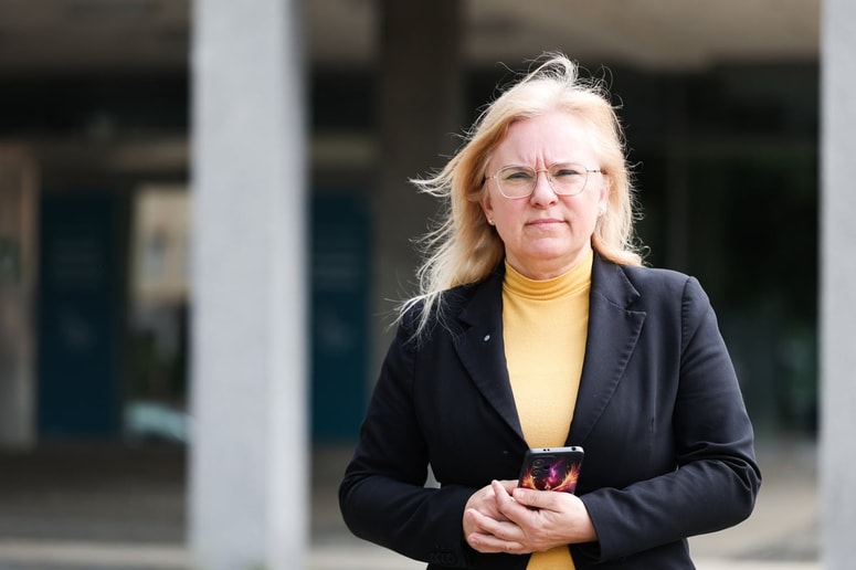 "Trgovci morajo od pasivne prodaje preiti k proaktivnemu ekosistemu, v katerem s pomočjo podatkov in tehnologije predvidevajo potrošnikove potrebe in so prisotni povsod, kjer je potrošnik," pravi Romana Korez Vide.  