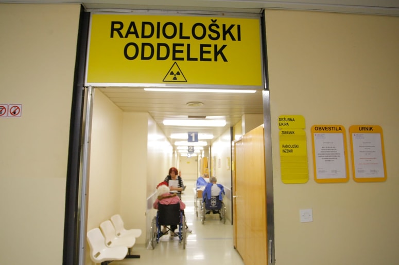 V pismu radiologi pojasnjujejo, zakaj interventnih radiologov ni mogoče enostavno nadomestitit z ostalimi radiologi.