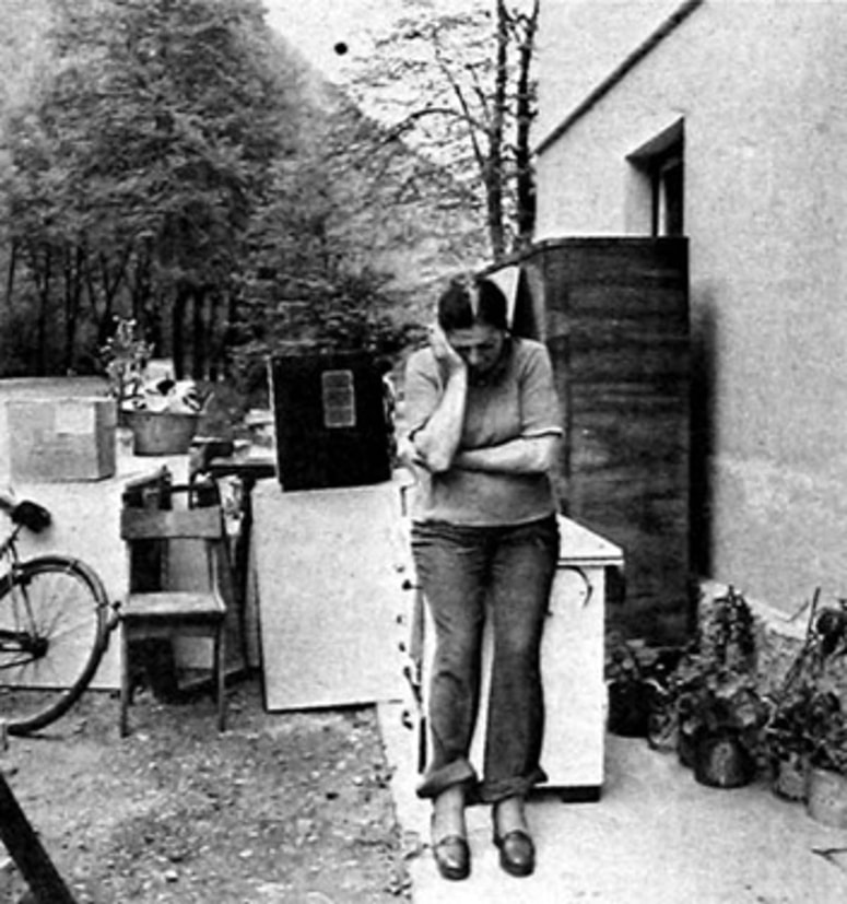 Glavna fotografija članka:Pred 50 leti v Večeru: Ni verjeti, da bi bili pod ruševinami še živi, proti tifusu so cepili 120.000 ljudi