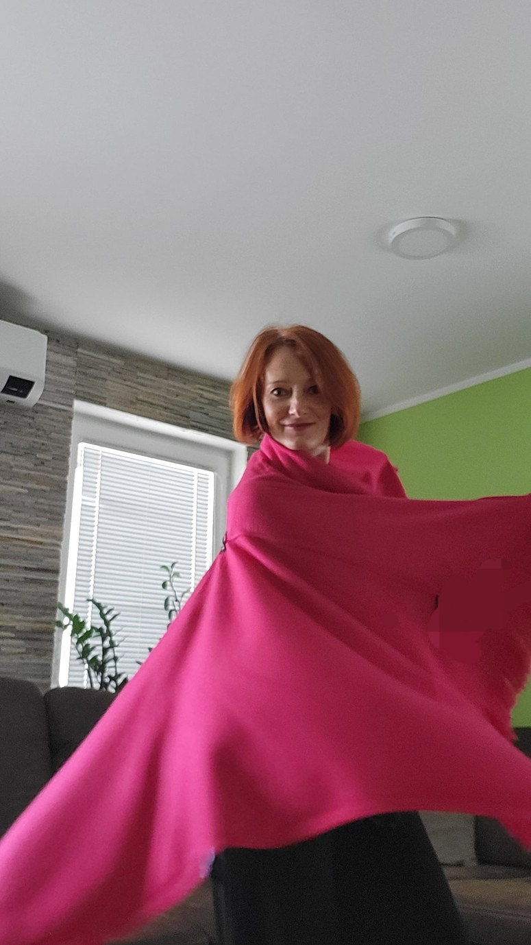 Glavna fotografija članka:(25x NA KRATKO) Alenka Čufar, plesna učiteljica: Obožujem dotik in toploto sončnega žarka