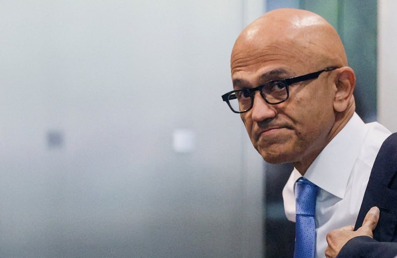 Satya Nadella sicer Microsoft vodi od februarja 2014 in je podjetje uspešno preoblikoval iz proizvajalca programske opreme v globalnega voditelja na področju oblačne tehnologije.