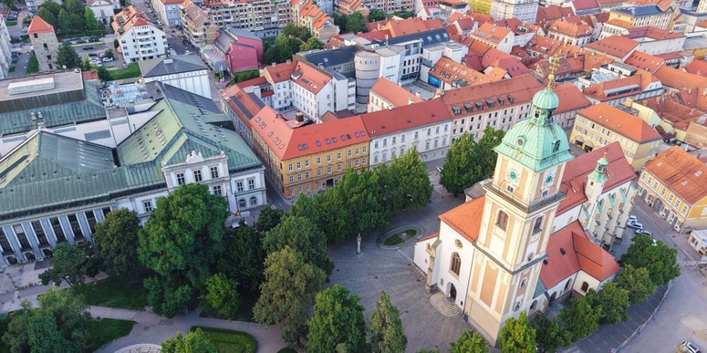 Glavna fotografija članka:Zakaj prenovljene meščanske stavbe znova privlačijo pozornost