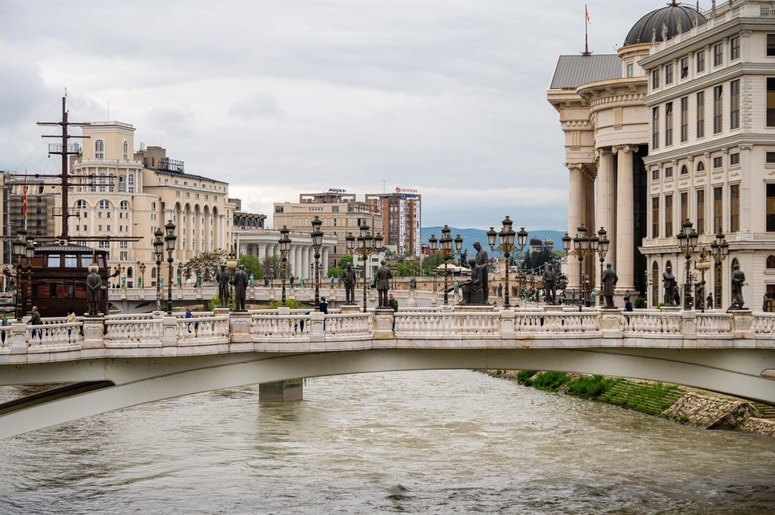 Glavno mesto Skopje močno izstopa kot izjemno prijazno do popotnikov z omejenim proračunom.