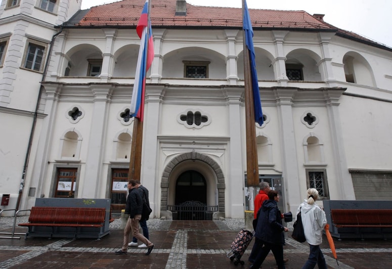 Mariborski grad, v katerem sedaj že leta domuje Pokrajinski muzej Maribor, je preživel že marsikaj. Fotografija je simbolična.