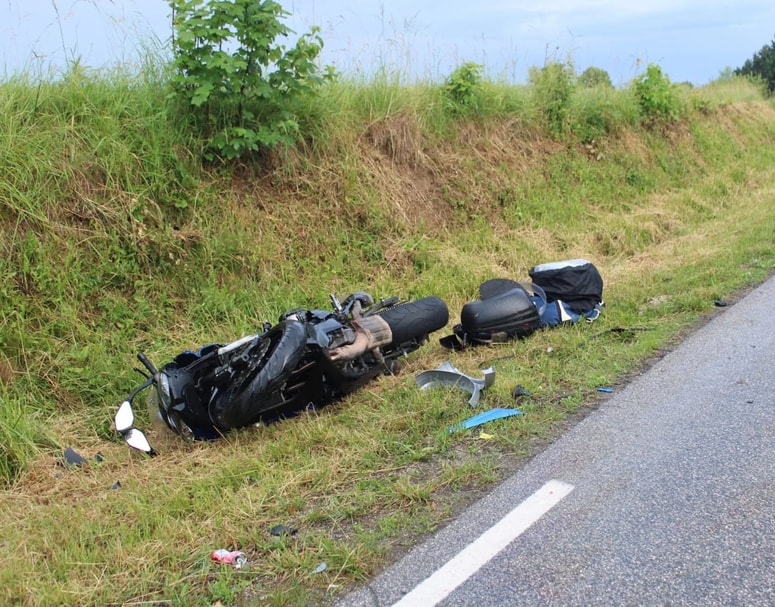 Nesreča motornega kolesa in osebnega vozila v kraju Rajec