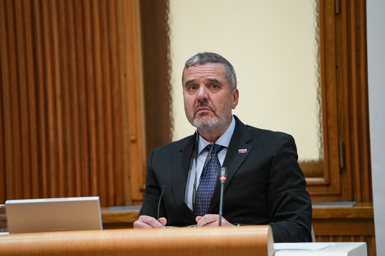 Tone Kajzer (SDS) je dobil zeleno luč odborov za zunanjo politiko in za zadeve EU. 