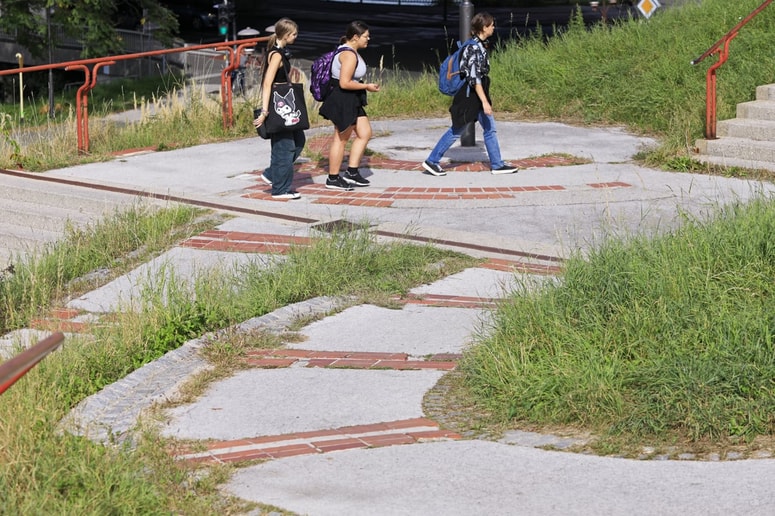 Glavna fotografija članka:(FOTO) V ponedeljek se začenja obnova stopnic na Greenwichu