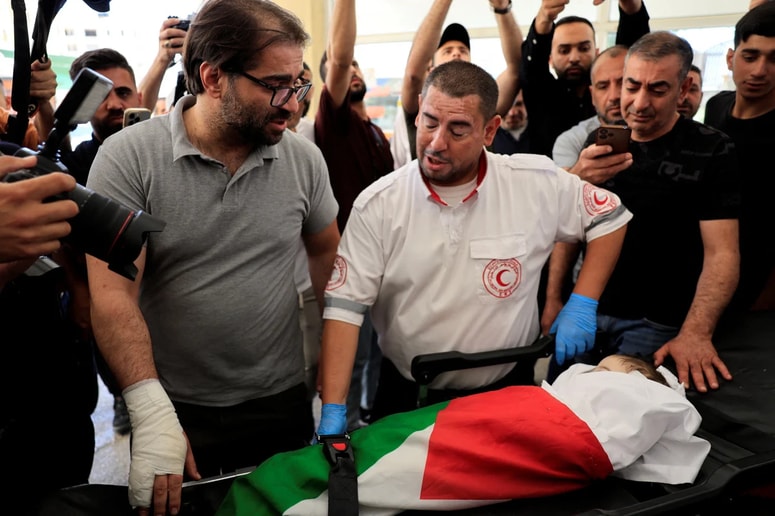 Glavna fotografija članka:Izraelski vojaki ubili palestinskega dojenčka in ranili starše