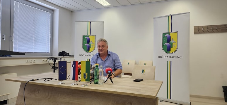 V Občini Radenci so ukinili dve krajevni skupnosti, tudi njuno premoženje bodo prenesli na občini. 