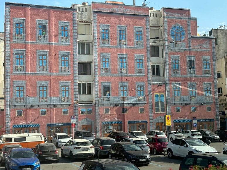 Dalj časa zapuščene zgradbe na obrabjih mest se spet obnavljajo in dobivajo nove stanovalce. 