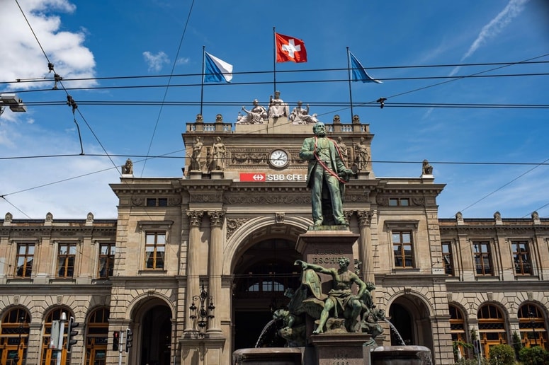 Zürich tako ne predstavlja le najdražjega nepremičninskega trga v Evropi, temveč svojo prednost pred drugimi celo povečuje.