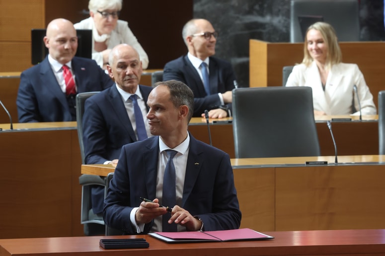 Anže Logar in Janez Janša znova sodelujeta. 