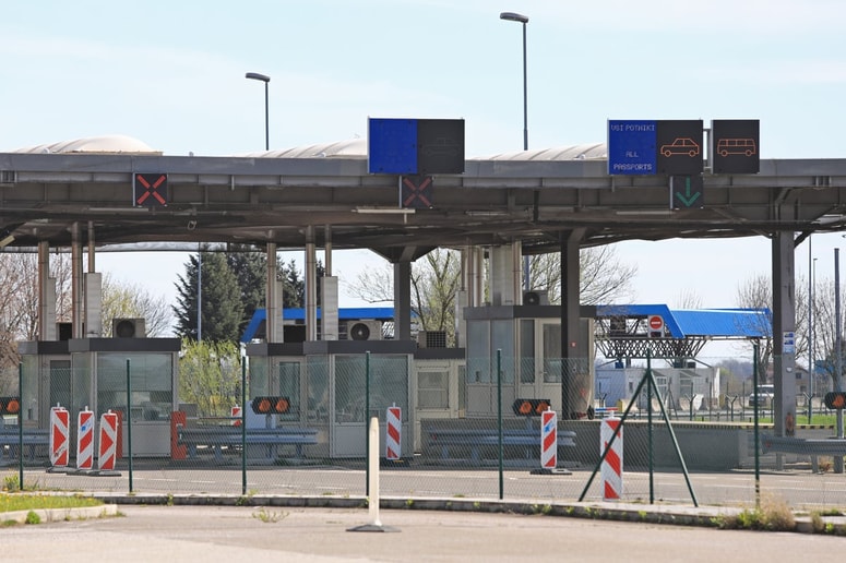 Glavna fotografija članka:Vlada ukinja nadzor na meji s Hrvaško in Madžarsko, navedli so razlog