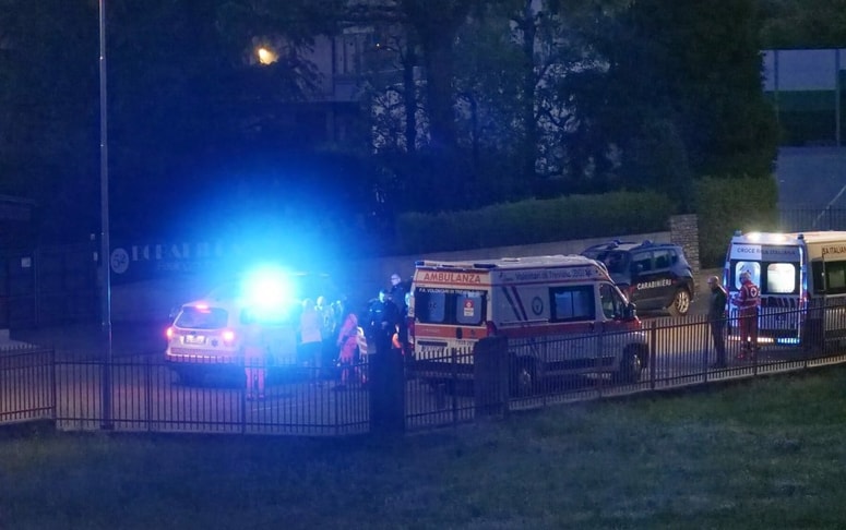 Na kraj dogodka so hitro prispeli reševalci. Fant je bil ob njihovem prihodu še živ, zato so takoj začeli z oživljanjem. Fotografija je simbolična. 
