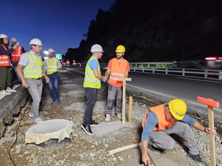 Novi minister Jernej Vrtovec je ob ogledu nočne izmene pri Postojni napovedal, da bo naredil vse, kar je v njegovi moči, da se bodo dela na avtocestnem križu izvajala tudi ponoči in v še večjem obsegu tudi v svetlem delu dneva. 