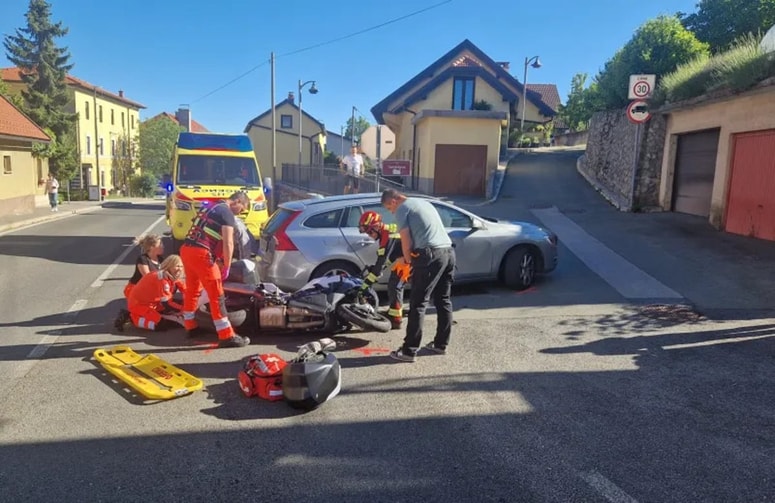 Glavna fotografija članka:Voznica avtodoma presekala pot 63-letnemu motoristu. Tako se je končalo ...