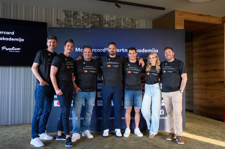 Ekipa Mastercard Športne akademije na uvodni delavnici v živo (iz leve proti desni: Miloš Vujinović, Jan Ternjak, Damir Battisti, Robert Stojković, Vid Štuhec, Katja Perkovič, Sandi Kelc).
