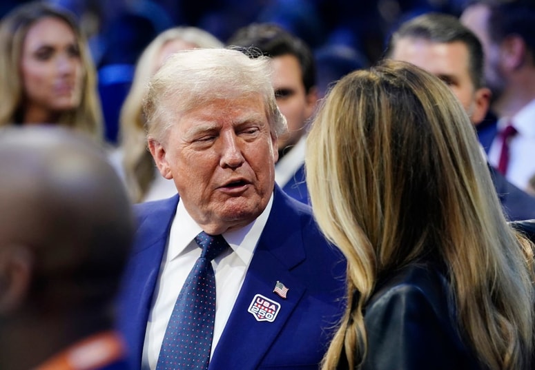 Trump je po navedbah časnika New York Post francoskega predsednika Emmanuela Macrona po lastnih besedah prosil, naj Francija ameriškim podjetjem tega davka ne zaračunava. 