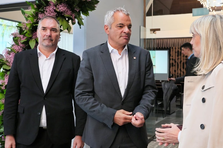 Direktor Javnega holdinga Maribor Andrej Rihter naj bi objavo razpisa za nov petletni mandat razumel kot nezaupnico s strani nadzornega sveta.
