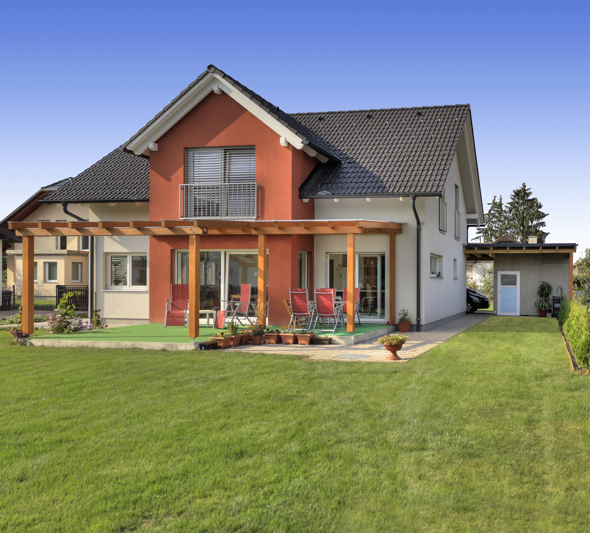 Skozi oči strokovnjakov:
Rušimo predsodke o montažni gradnji