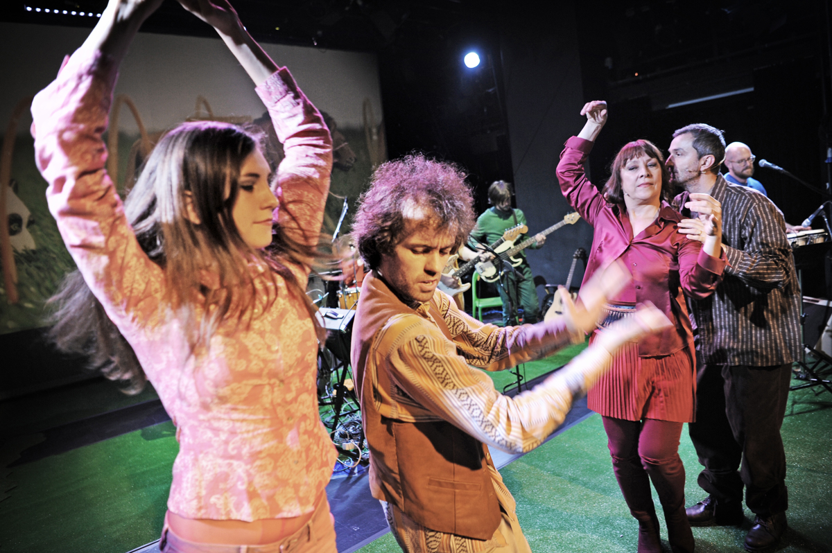 Živali na dveh straneh žice