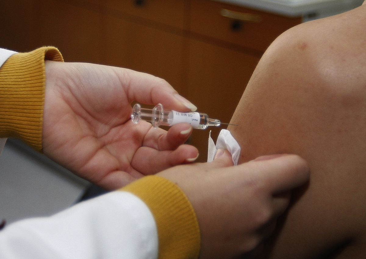 Prihaja sezona gripe: s cepljenji že pričeli