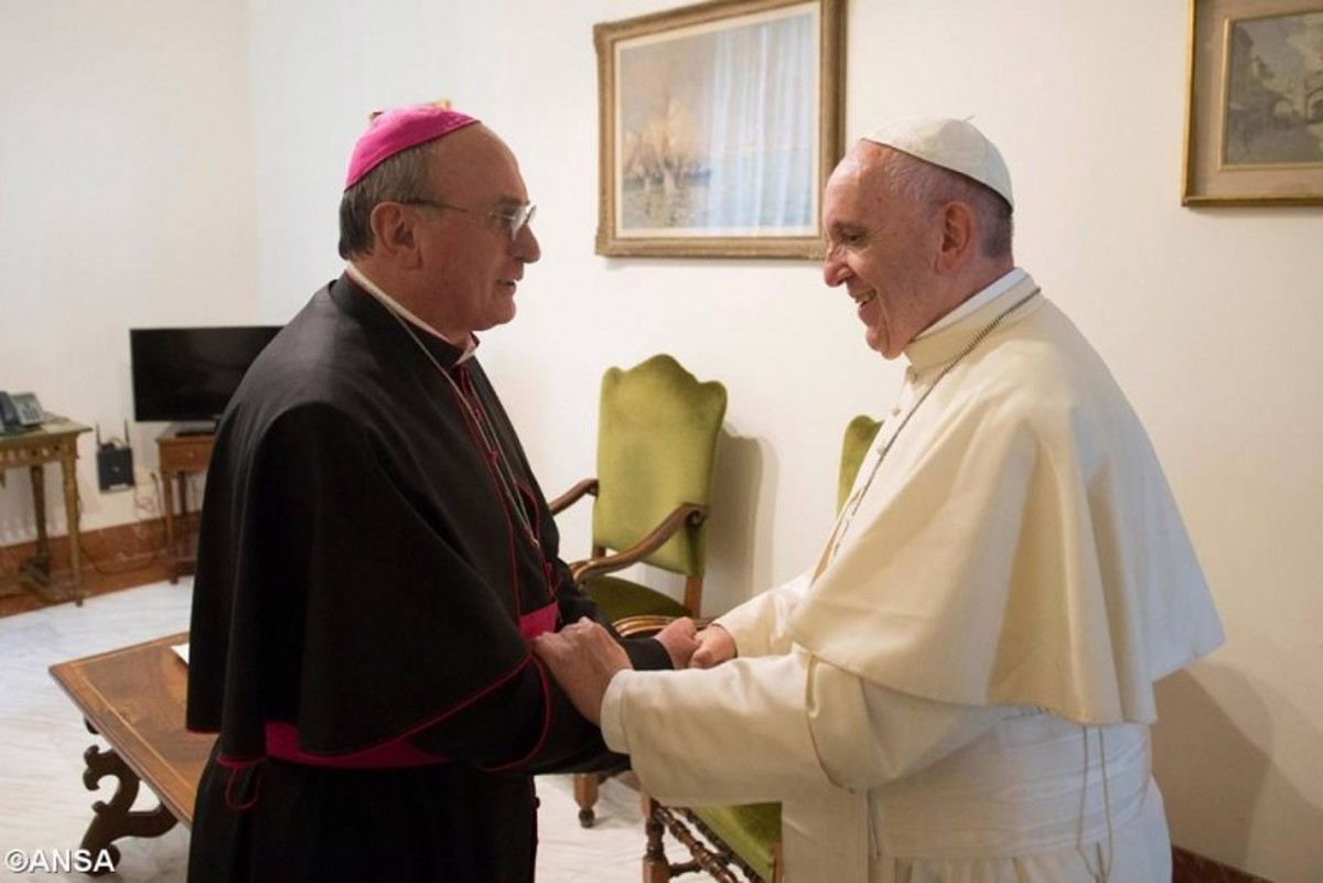 Papež dobil napitek, da "prebavi vse slovenske potice"